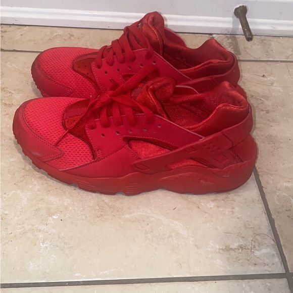 Red Huarche - Picture 2 of 4